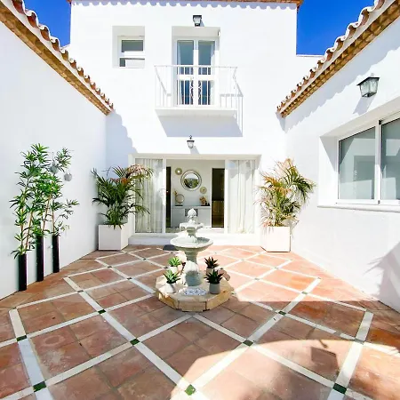 Villa Stunning Villa With Sea Views In El Paraiso Alto, Benahavis!