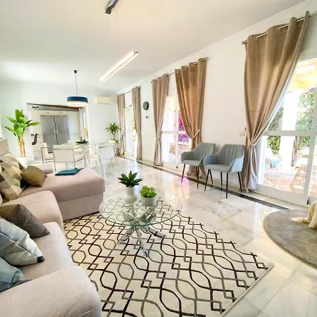 Stunning Villa With Sea Views In El Paraiso Alto, Benahavis! Villa *