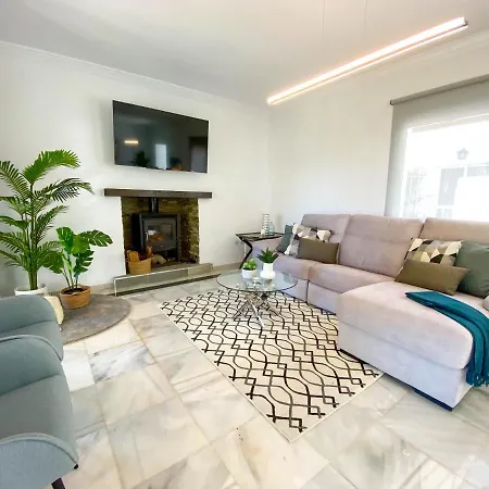Stunning Villa With Sea Views In El Paraiso Alto, Benahavis! * Estepona