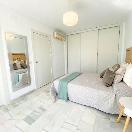 Stunning Villa With Sea Views In El Paraiso Alto, Benahavis! Villa Estepona