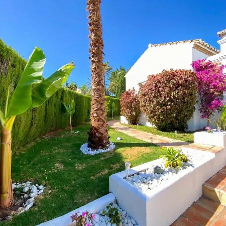 Stunning Villa With Sea Views In El Paraiso Alto, Benahavis! Villa *
