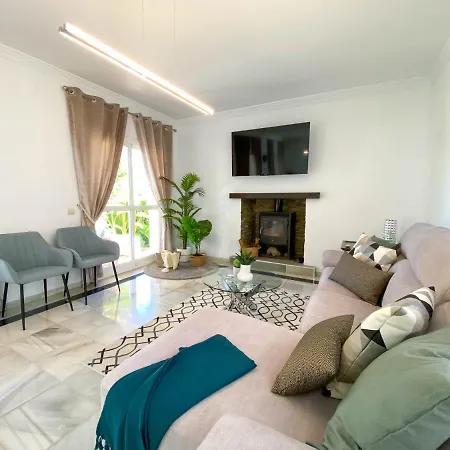 Villa Stunning Villa With Sea Views In El Paraiso Alto, Benahavis! *